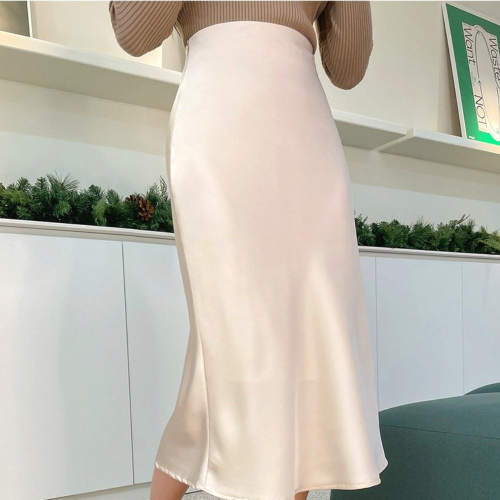 Satin skirt